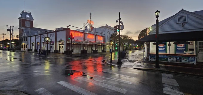 🌅 Sloppy Joe's Bar standing proud and Duval Street sparkling clean in the early Key West morning light. 🌴✨ It’s a quiet moment before the island comes alive again. Who else loves these peaceful Key West mornings? 🍹💛 

#KeyWestMornings #SloppyJoesBar #DuvalStreetVibes #IslandLife #FloridaKeysMagic
