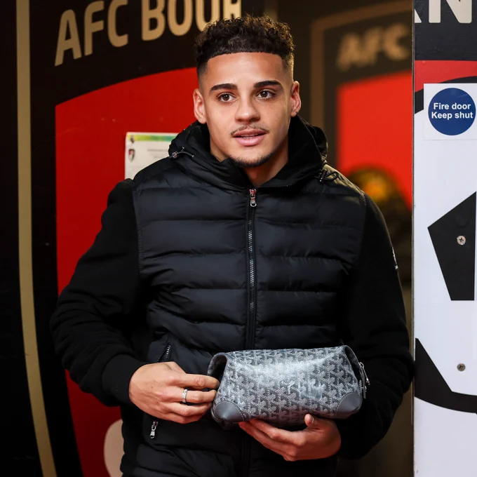Max Aarons arrives ahead of AFC Bournemouth v Everton