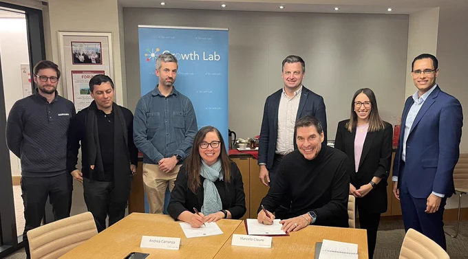 (L-R) Guillermo Arcay, Research Fellow; Sid Ramtri, Claure Group; Clement Brenot, Sr. Research Manager; Andrea Carranza, Executive Director; Tim Cheston, Sr. Manager of Applied Research; Marcelo Claure, Claure Group; Lucila Venturi, Research Fellow; Juan Jimenez, Lecturer in Public Policy, Harvard Kennedy School.