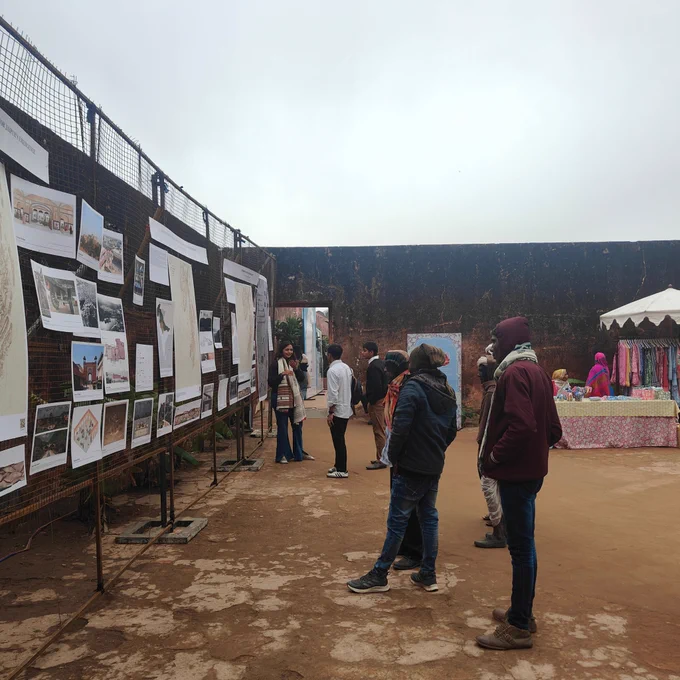 The studio was led by Riyaz Tayyibji and Kairavi Maniar, in collaboration with the CHC-CRDF, and supported by the Jaigarh Public Charitable Trust (JPCT) under their MoU for the Sustainable Conservation of the Jaigarh Fort Precinct.
Swipe to view how the exhibition resonated with its audience!
