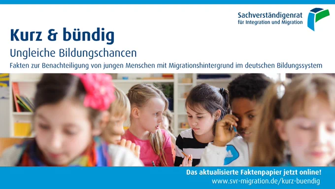 Auf dem Bild sehen Sie Schülerinnen und Schüler einer Schulklasse.