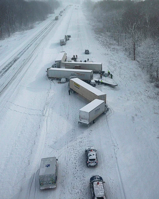 Image of mult-vehicle crashes I-94 in Van Buren near Hartford/Lawrence