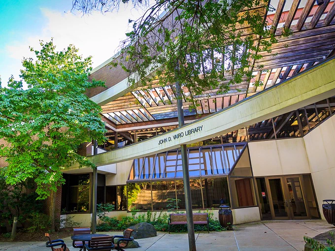 The John D. Vairo Library at Penn State Brandywine.