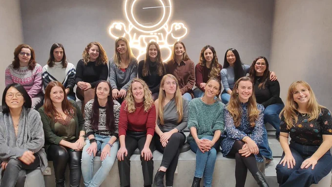 Foto de grupo de las chicas de Tech SHEssions