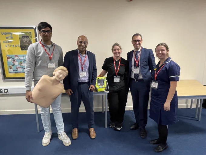 Student Paramedic Aakash Jansari, Consultant Cardiologist Dinal Taleyratne, Lead Resuscitation Practit