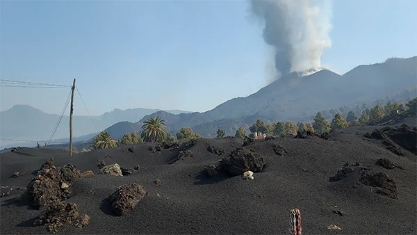 A field of volcanic ash during the eruption of the Cumbre Vieja volcano in the Canary Islands, located off Africa’s northwest coast. © Samantha Tramontano
