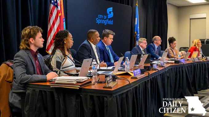 Springfield City Council members Brandon Jenson, left, Monica Horton, Abe McGull, Matthew Simpson, Mayor Ken McClure and Council members Craig Hosmer, Heather Hardinger, Callie Carroll and Derek Lee at a council meeting on Nov. 20, 2023. (Photo by Jym Wilson)