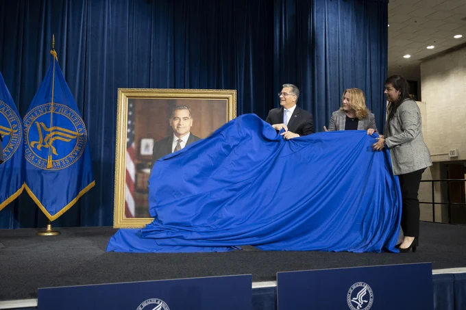 Secretary's portrait ceremony