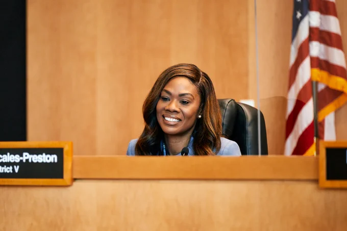 La supervisora del Distrito 5 Shanelle Scales-Preston en las Cámaras de la Junta en Martinez, California, el martes 14 de enero de 2025.