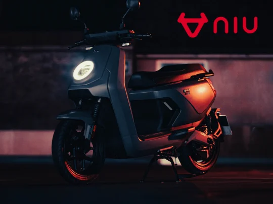 Elektroroller NIU MQi GT 100: Dein umweltfreundlicher City-Partner! 🛵 🍃
Stilvoll, smart und völlig emissionsfrei – perfekt für die Stadt! 
Weitere Infos findest du auf unserer Website: https://e-performance.ch/de/elektroroller/niu/mqi_gt/


#ePerformance #Elektromobilität #Schweiz #Nachhaltigkeit #UrbanMobility #ElektroRoller #Umweltfreundlich #GreenCity #SmartCity #NIU