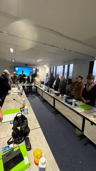 Photo d'ensemble des administrateurs de la Fédération APAJH, lors du Conseil d'administration. 