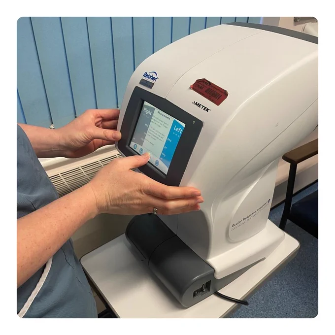 Little machine with touchscreen