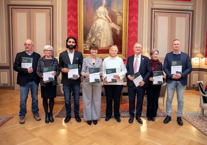Françoise Tulkens, Hassan Al Hilou, Françoise Audag-Dechamps, Sidney Berneman, Benedicte Frankinet, Alicja Gescinska, Guido Gryseels, Sacha Guttmann, Simone Susskind, Herman Van Rompuy, et Kati Verstrepen.  