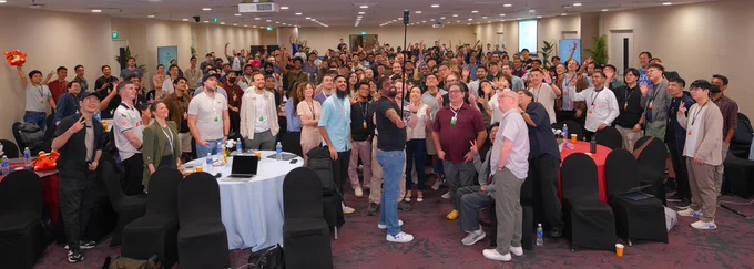 Group photo of everyone at iOSConfSG