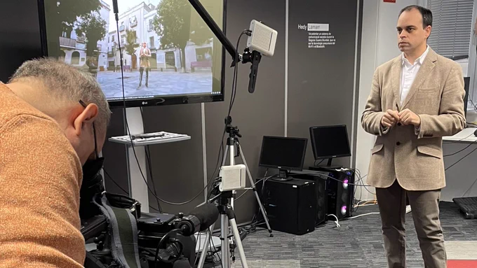 El secretari de Telecomunicacions, Albert Tort, al centre de recerca i2CAT