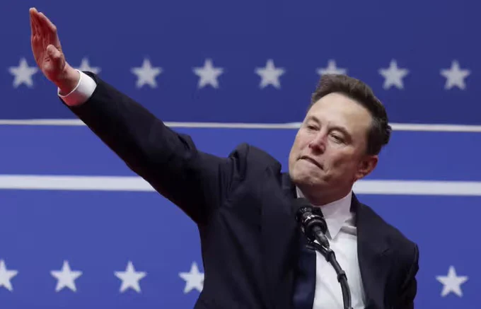 Elon doing a maxi salute at trump inauguration