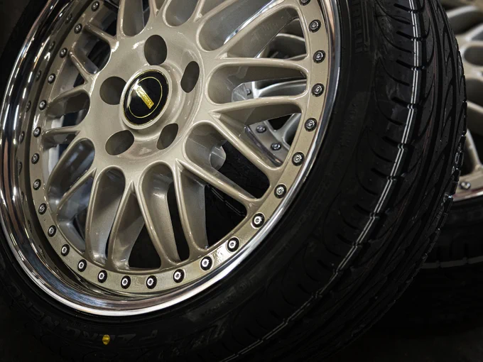 Custom colour Simmons OMs 👌

📞 Call (02) 8577 8577
🏢 Visit 860-868 Princes Hwy, Tempe NSW 2044
👨💻 Shop www.tempetyres.com.au
💰 We accept Zip Money, AfterPay, OpenPay, PayPal.

#customwheels #customrims #sydney #australia #wheelsandtyres #customised #rev #tough #oms #original #simmonswheels #simmonsaustralia #tempetyres 