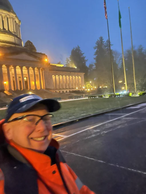 DES staff member stewarding the Capitol Campus early in the morning. 