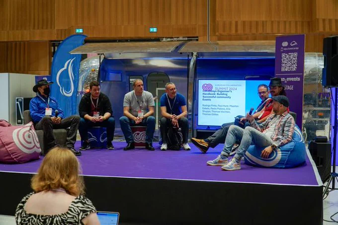 Prove to everyone that you are a game changer! The AI and Cloud Startup Area offers a thoroughly curated and cost-effective solution for startup's to showcase their solutions and products.