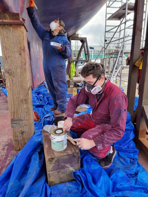 Priming the hull
