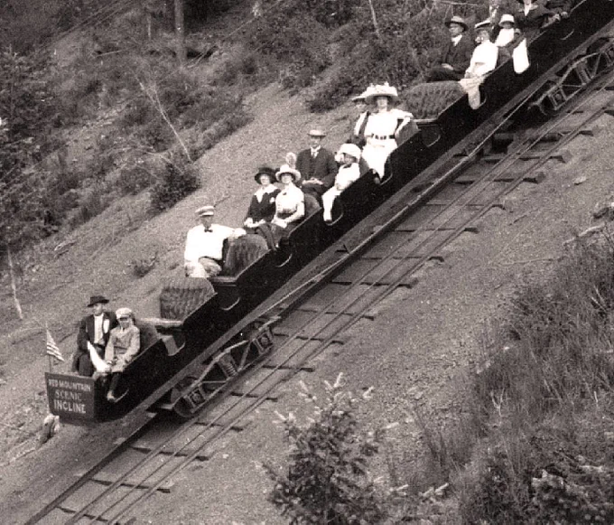 Red Mountain Scenic Incline (1912-1925) at Manitou Springs (Colorado)