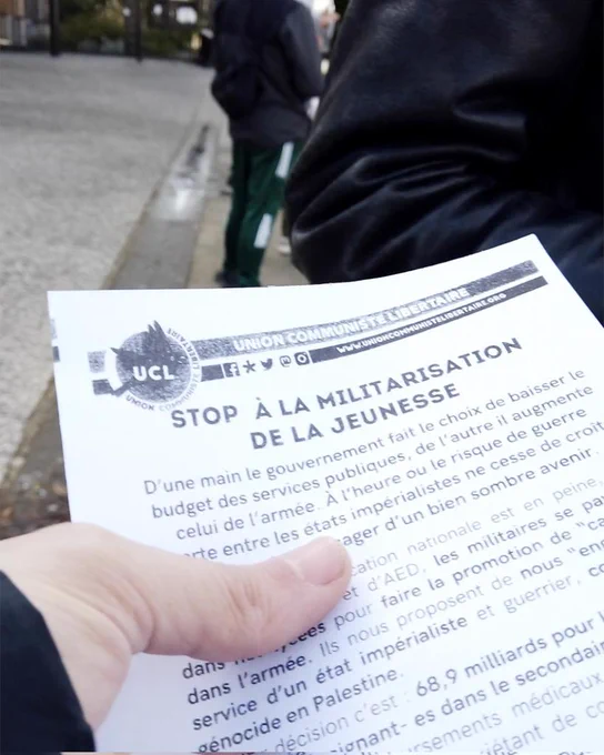 Photo du tract de l'UCL : "stop à la militarisation de la jeunesse" 