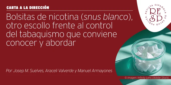 Imagen de un frasco transparente que contiene bolsas de snus blanco (copyright: Infinity Lens-Adobe Stock). Carta a la dirección "Bolsitas de nicotina (snus blanco), otro escollo frente al control del tabaquismo 
que conviene conocer y abordar ". Revista Española de Salud Pública, Ministerio de Sanidad (Gobierno de España)