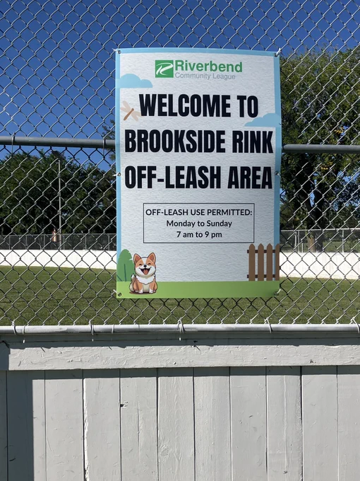 Welcome sign at Brookside Rink Off-Leash Area