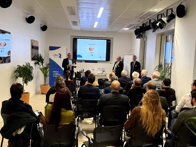 [📢 RETOUR SUR...] Notre matinale finance pour les associations et fondations !
l’IDAF, en partenariat avec Primonial Gestion Privée, a eu le plaisir de vous accueillir pour un temps d’échange dédié aux solutions financières adaptées au secteur.
💡 Un moment riche en enseignements, marqué par :
✔️ Des perspectives économiques et financières pour 2025.
✔️ Des stratégies d’allocations d’actifs adaptées aux structures associatives.
✔️ Des retours d’expérience concrets, notamment le témoignage de Christine Pons, DAF de Sauvegarde des Yvelines.
🙏 Un immense merci à nos intervenants pour leur expertise et leurs conseils précieux :
🎤 Philippe Lacombe, Directeur du développement Personnes Morales – Primonial.
🎤 Nadine Trémollières, Directrice Primonial Portfolio Solutions – Primonial.
🎤 Antoine Depigny, Directeur Développement Praemia Reim – Primonial.
🎤 Marilyne Habib, Directrice Générale – DS Investment Solution.
🎤 Christine Pons, DAF – Sauvegarde des Yvelines.
