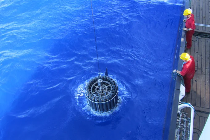 PML’s Dr Thomas Jordan, Earth Observation Scientist in Ocean Optics, has led a new study resulting in a unique and valuable dataset that combines the optical properties of Atlantic seawater and phytoplankton pigment concentrations.

The decadal dataset provides a new resource for scientists to ground-truth data from existing ocean color satellite sensors that detect markers such as the chlorophyll pigment found in phytoplankton. The dataset can also be used to develop new phytoplankton algorithms for next-generation satellites.   In turn, increased confidence in satellite observations of phytoplankton enables improved monitoring of ocean health and the global carbon cycle, which feeds into climate science. 

