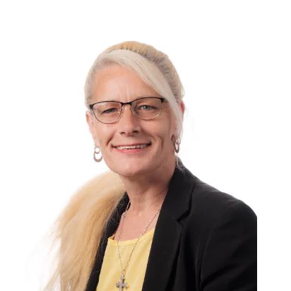 Photograph shows Councillor Tracey Henry. 