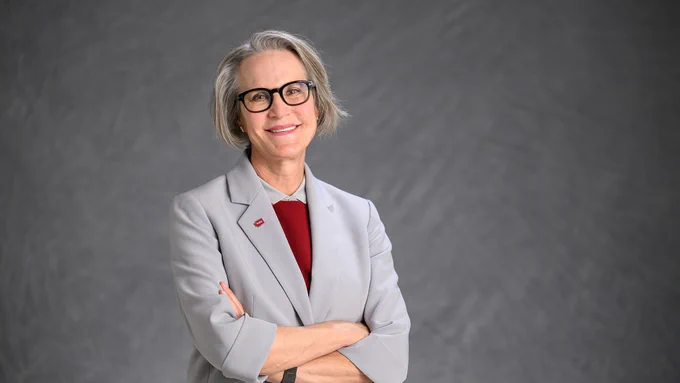 Color photo of Dr. Elizabeth Cantwell