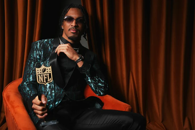 Portrait of Jayden Daniels at NFL Honors. 