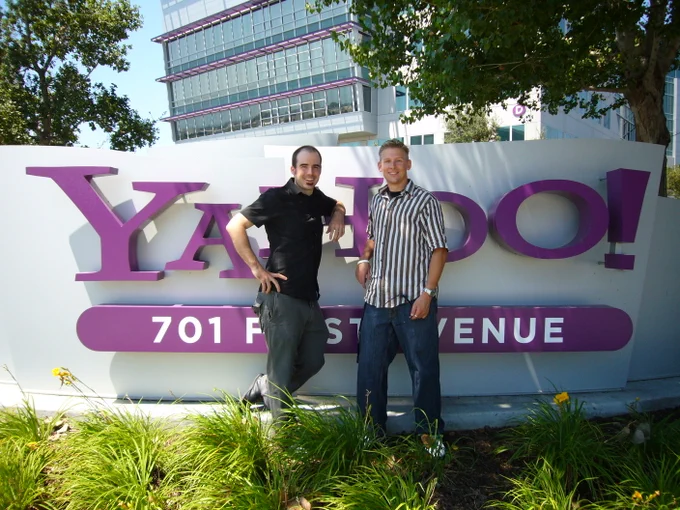 With a former, and eventual colleague-to-be outside the Y! Sunnyvale sign in 2006.