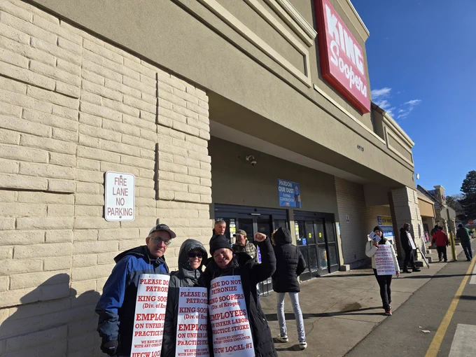 Juan, Christina, Maribel UFCW Local 7 on the strike line at store King Soopers #100