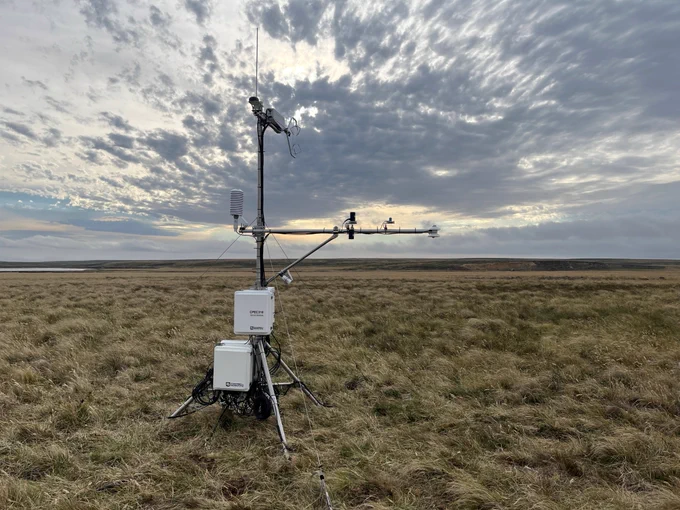 Photo of a Flux Tower: The UK Centre for Ecology and Hydrology, will explore how land-based measurement instruments can be used to increase the accuracy of monitoring data from woodland carbon and peatland restoration sites.
