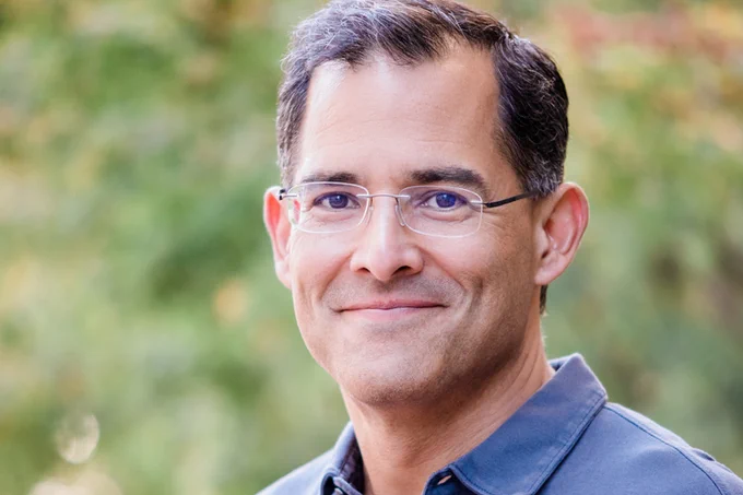 Head photo of David Schaffer, outdoors