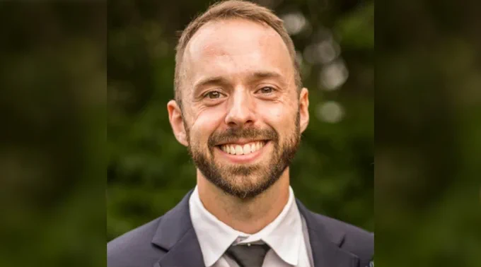 Headshot of Christopher McCurdy