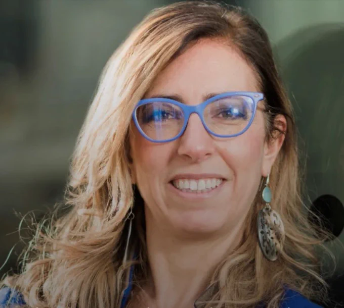 Dr Chiara Bucciarelli-Ducci, consultant cardiologist, Royal Brompton and Harefield Hospitals, Guys’ & St Thomas’ NHS Trust and CEO of the Society for Cardiovascular Magnetic Resonance. Chiara's team will visit Brigham and Women's Hospital in the US for a week in the Spring to develop the skills necessary to implement AI-assisted, automated and accelerated CMR acquisition in the NHS, working with Professor Raymond Yan-Kit Kwong. 