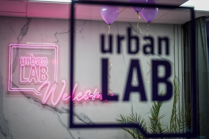 Logotyp i neon Urban Lab Lublin