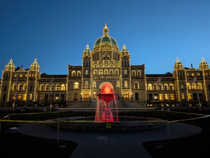 BC Parliament Buildings, Fountain
Photo by Avik Tripura