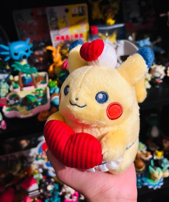 https://www.reddit.com/r/pokeplush/comments/1ab56a3/morozoff_valentines_day_pikachu/#lightbox
