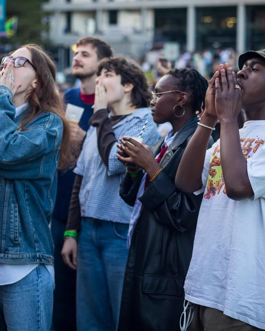 Image of students cheering the performers on stage at Valefest.
