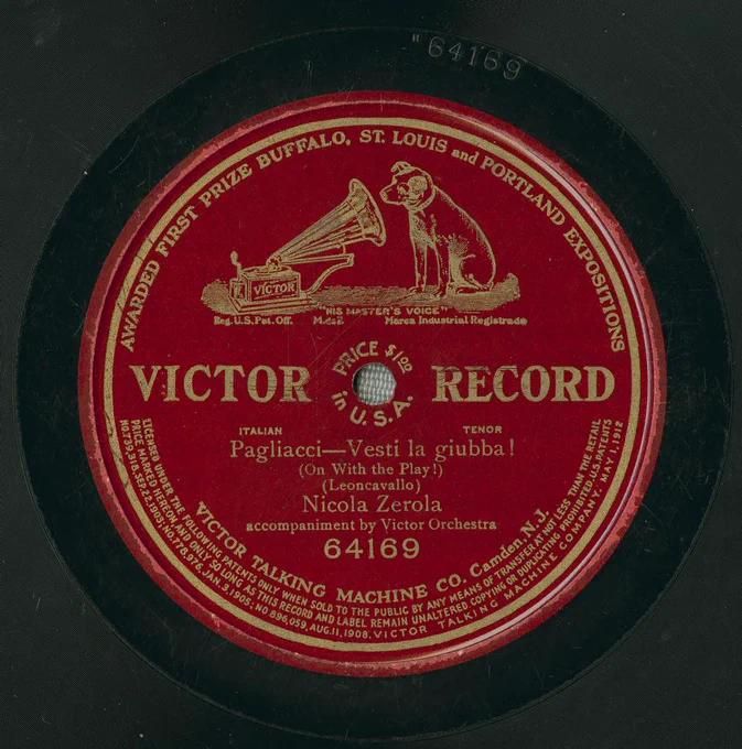 Record label for 'Vesti la giubba!', here translated as 'On with the Play', sung by Nicola Zerola in 1910.
