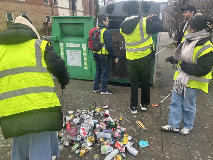 Image of students picking up rubbish in Selly Oak during Student Volunteering Week.
