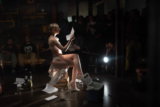 Marie Ségolène Brault performing, 𝘍𝘪𝘴𝘩 𝘛𝘢𝘪𝘭, @fonderiedarling, photo documentation, Feb 6, 2025. Photo by P. Latour.
