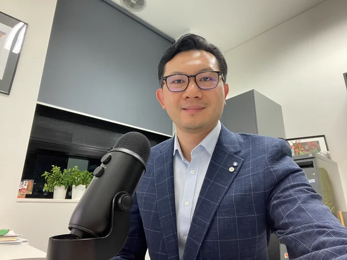 Podcast with Kenan Kraković on our research into the immune system, infectious disease and cancer, academic careers, lab life, student engagement and mentoring, and much more!