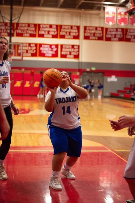LHS unified player shoots the basketball