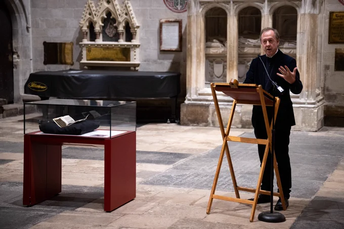 Chair Geordie Greig speaking at the reception.  Image Finnbarr Webster, courtesy of Salisbury Cathedral.