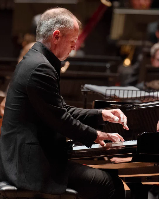photo of Steven Osborne, OBE | credit: Andrew Fox and CBSO